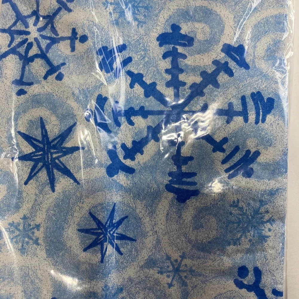 1 Paper Table cover Blue Snowflake by Design Ware  Made in USA‎ 54